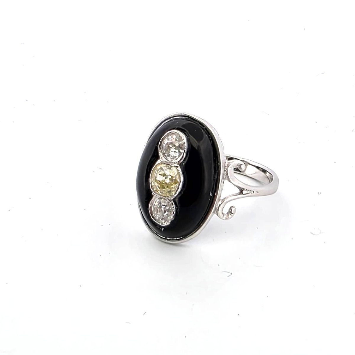 Anello in oro bianco 18kt con tre diamanti old mine-photo-3