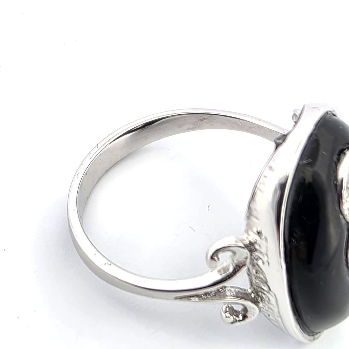 Anello in oro bianco 18kt con tre diamanti old mine-photo-1