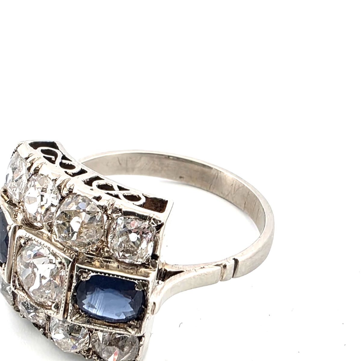 Anello in oro bianco 18kt con zaffiri e diamanti-photo-1