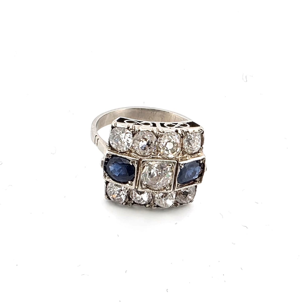 Anello in oro bianco 18kt con zaffiri e diamanti-photo-3