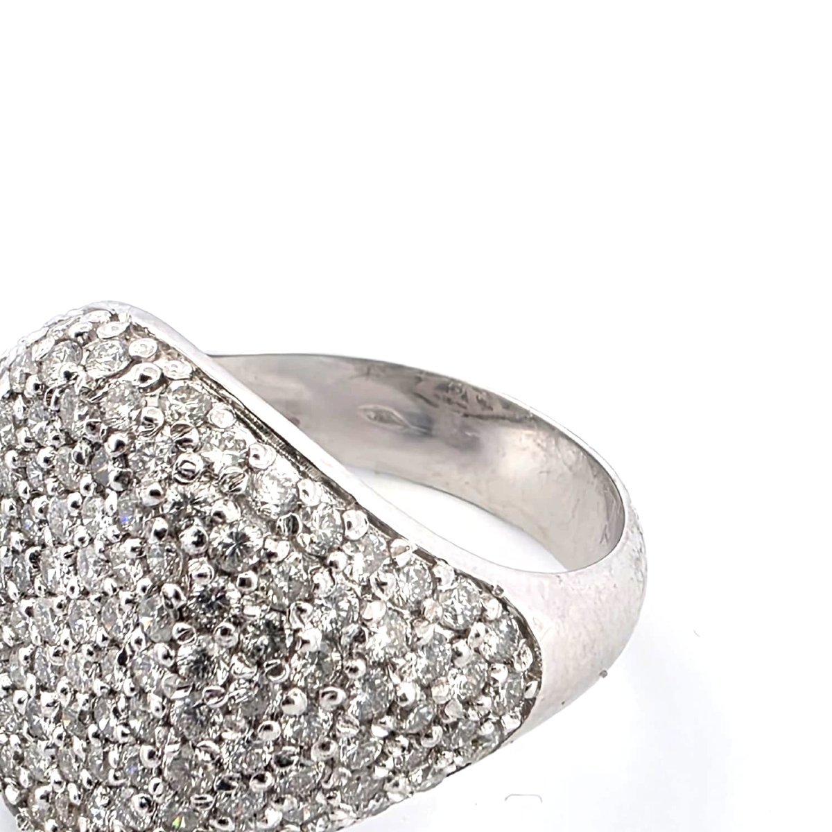 Anello moderno in oro bianco 18kt con diamanti-photo-3