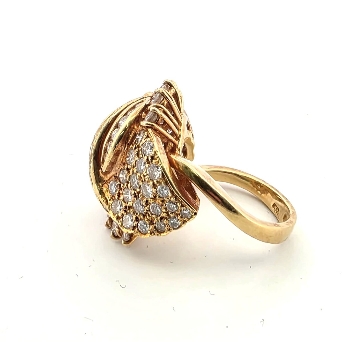 Anello in oro giallo 18kt con pavè di diamanti-photo-4