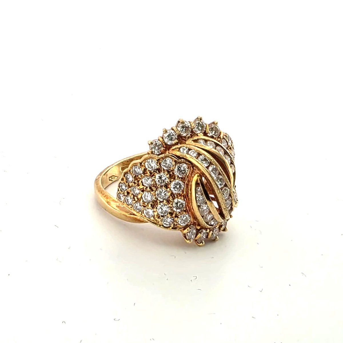 Anello in oro giallo 18kt con pavè di diamanti-photo-5