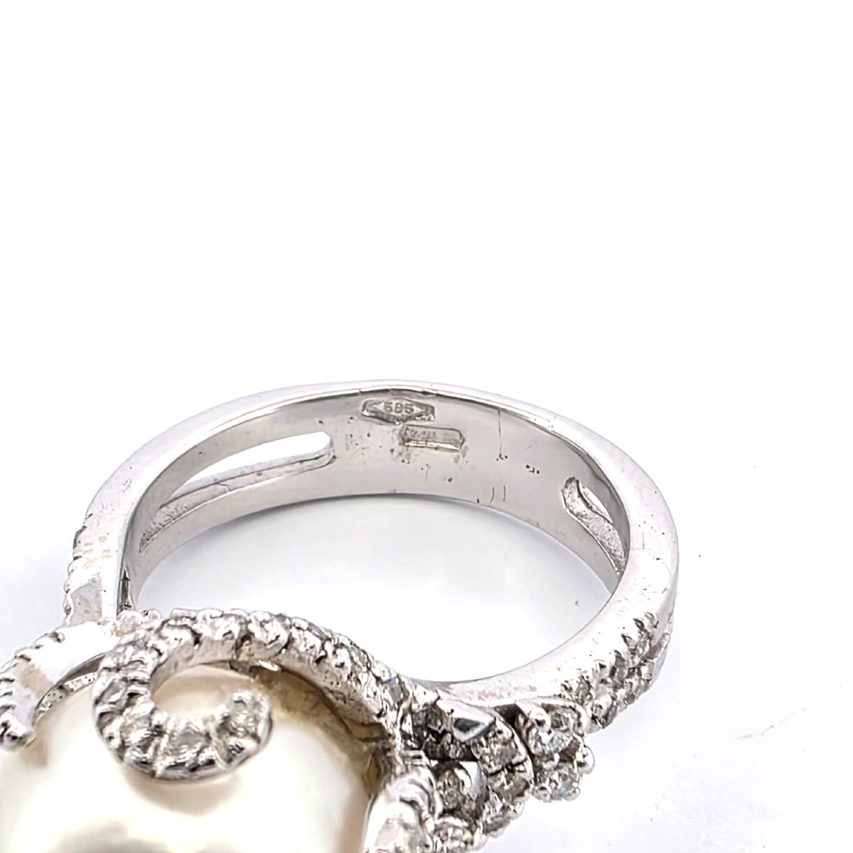 Anello in oro bianco 18kt con perla naturale diamanti-photo-1