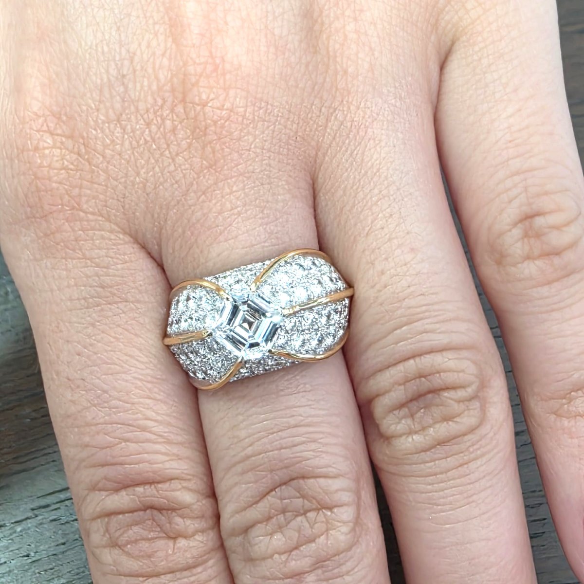 Anello in oro giallo con diamanti-photo-1