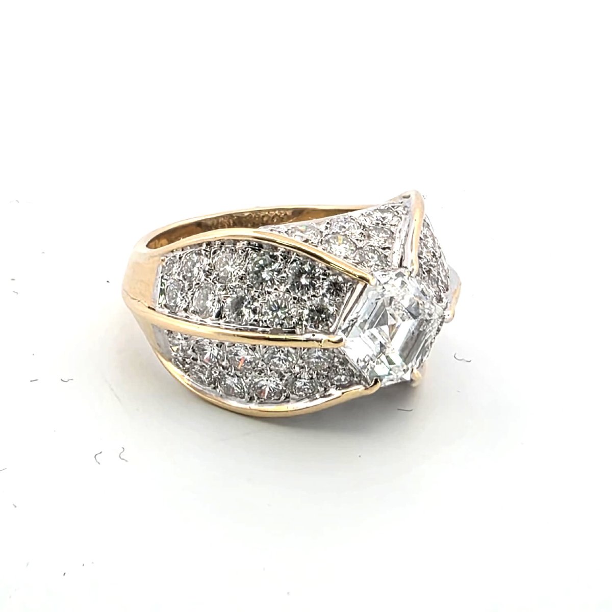 Anello in oro giallo con diamanti-photo-2