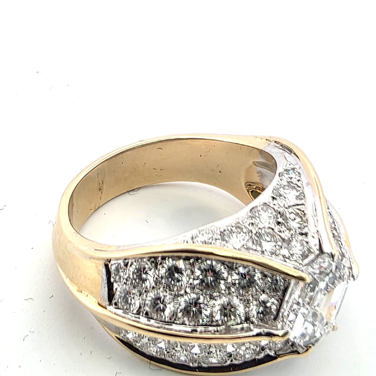 Anello in oro giallo con diamanti-photo-4