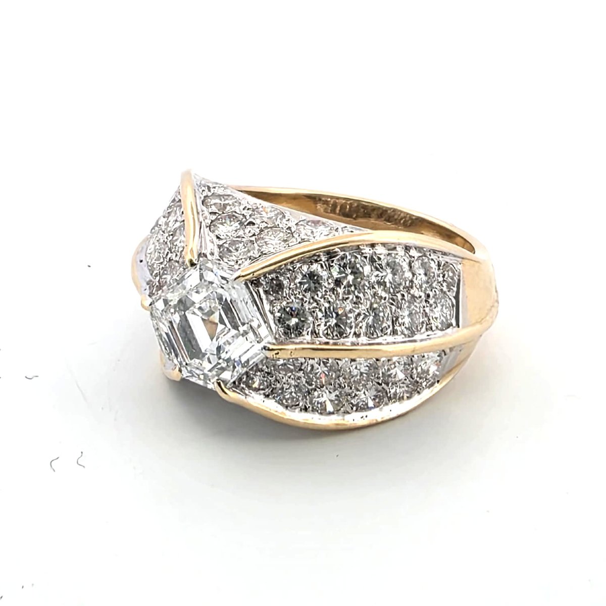 Anello in oro giallo con diamanti-photo-6