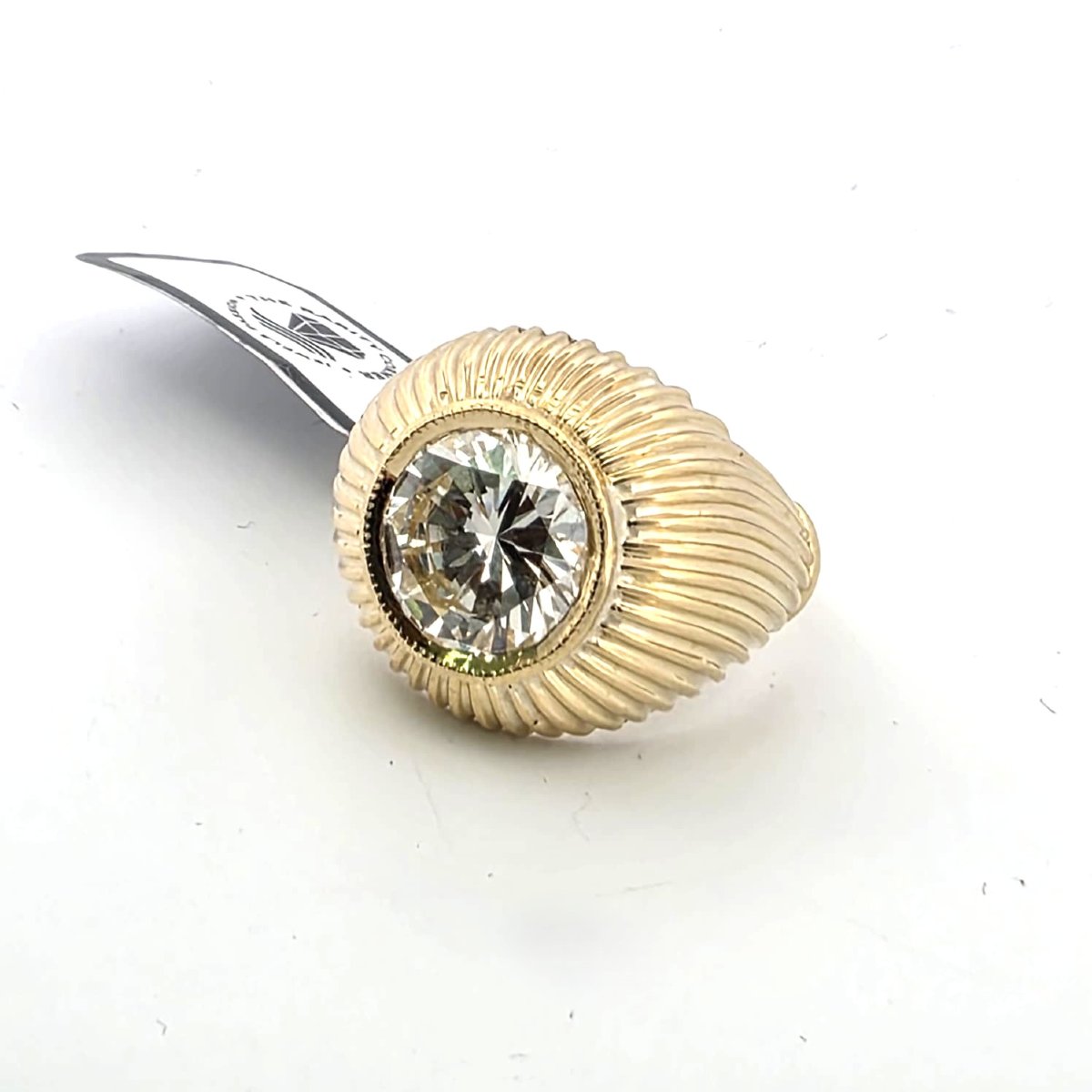 Anello in oro giallo con diamante centrale importante-photo-5