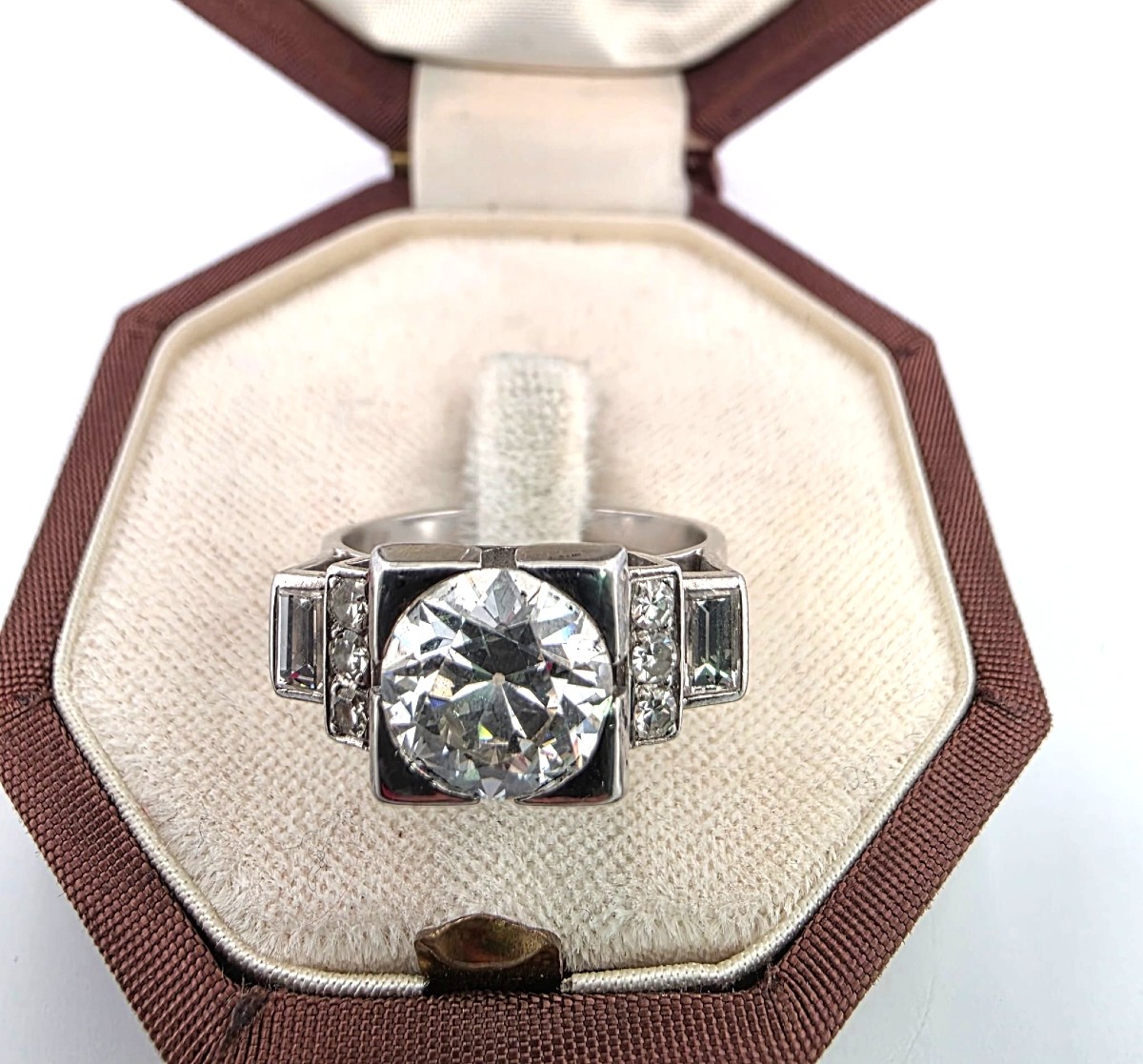 Anello in oro bianco 18kt con diamanti