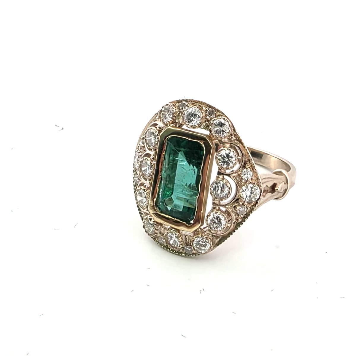 Anello in oro giallo 18kt con smeraldo e diamanti-photo-2