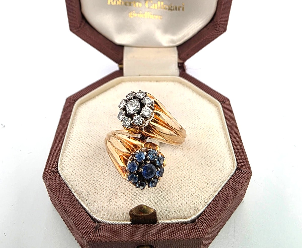 Anello in oro giallo 18kt con diamanti e zaffiri