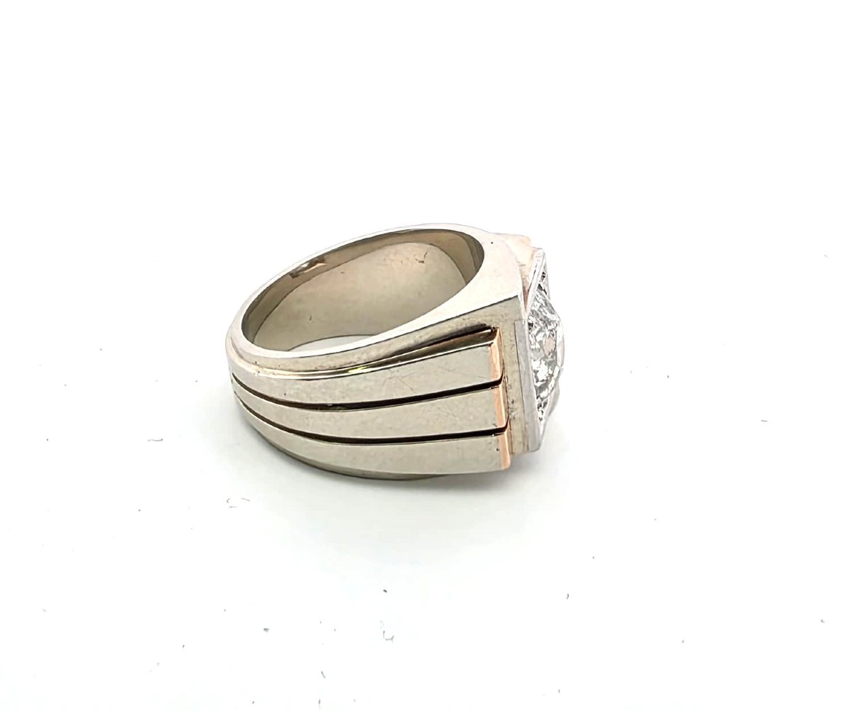 Anello in oro giallo 18kt con diamante centrale-photo-2