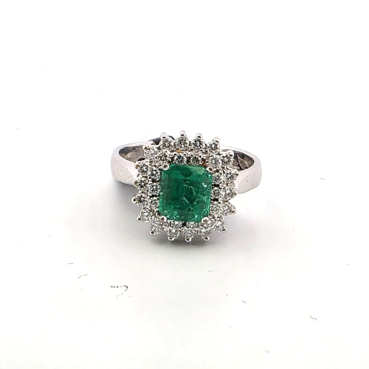 Anello in oro bianco 18kt con diamanti e smeraldo-photo-5