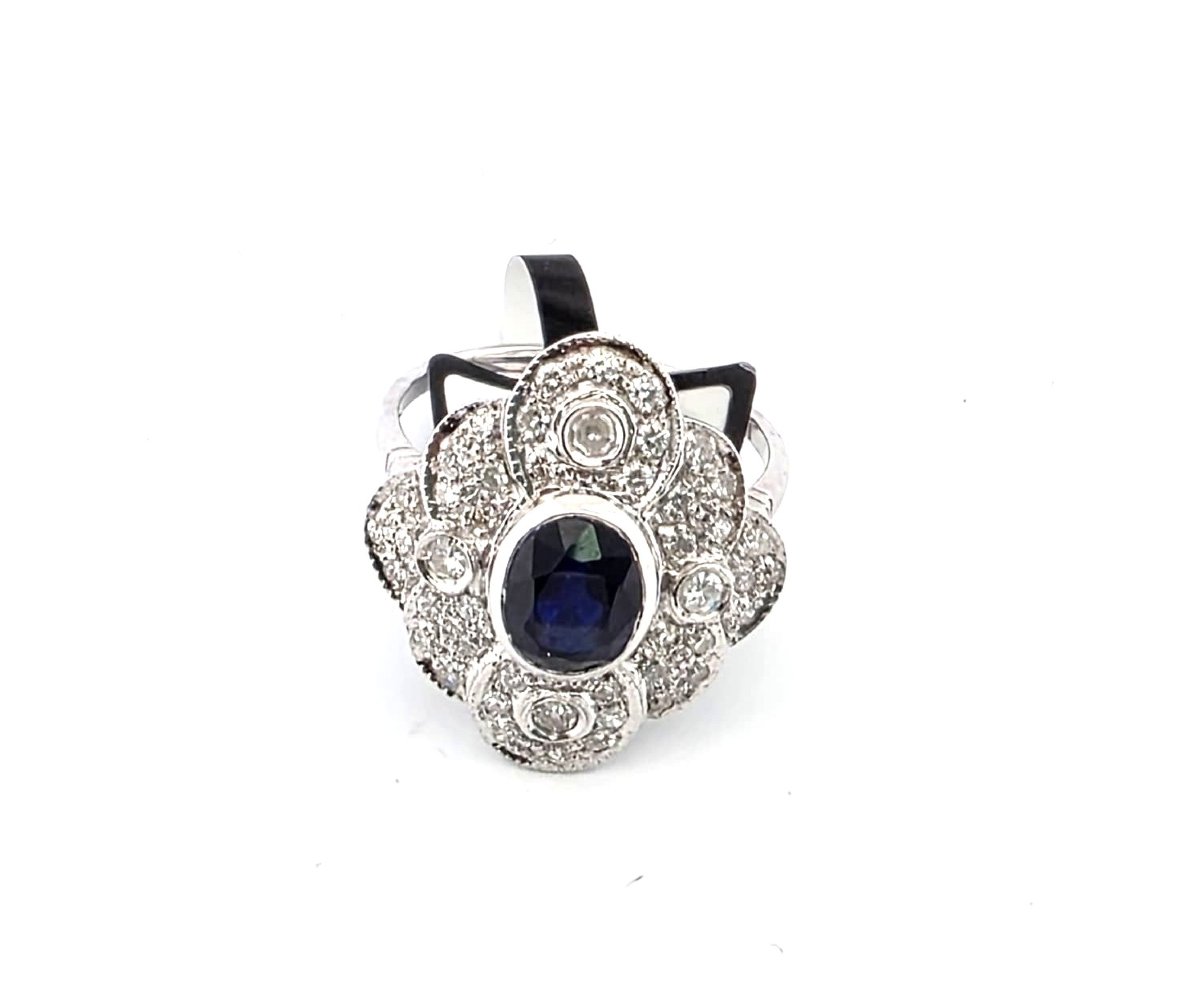 Anello in oro bianco 18kt con zaffiro e diamanti-photo-3