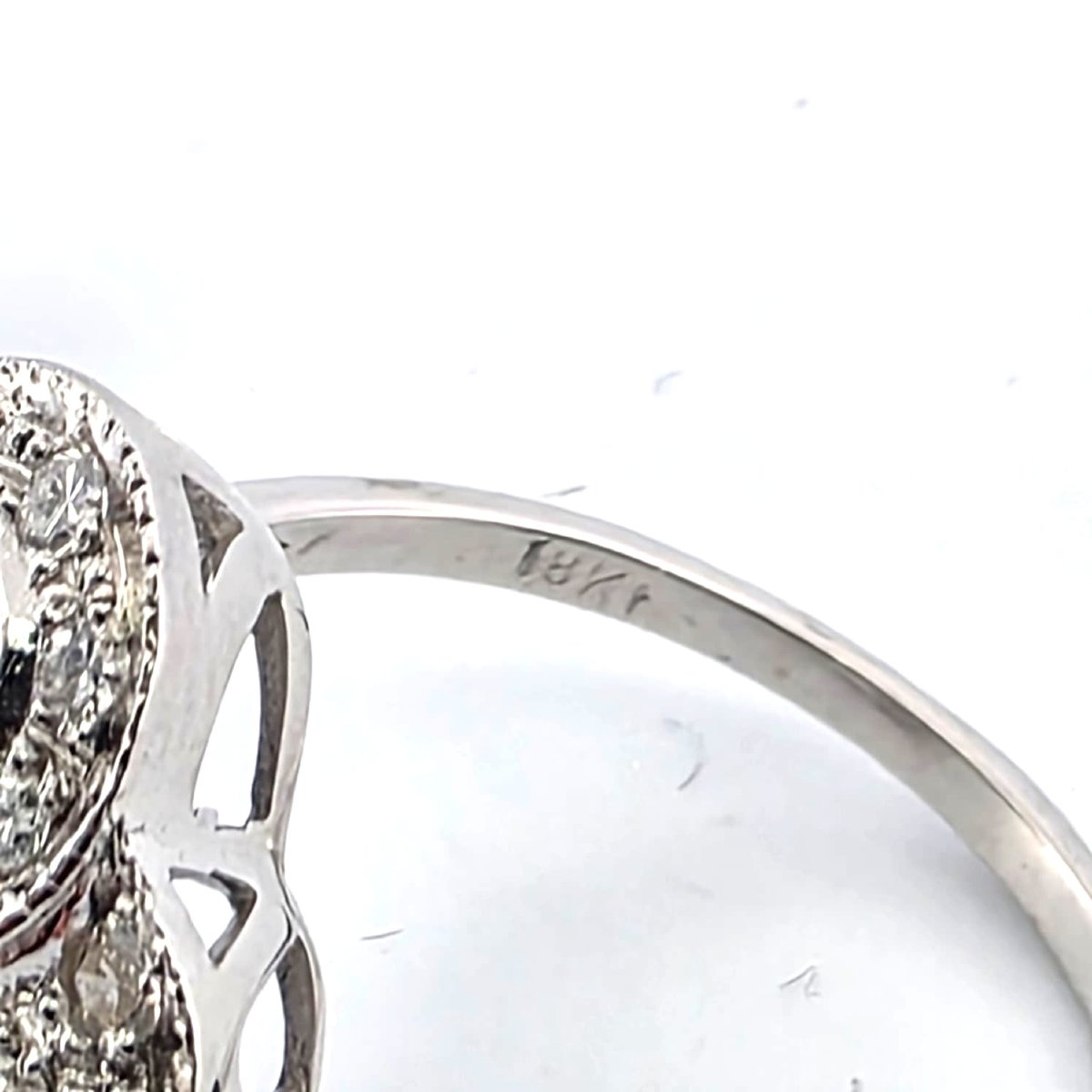 Anello in oro bianco 18kt con zaffiro e diamanti-photo-2