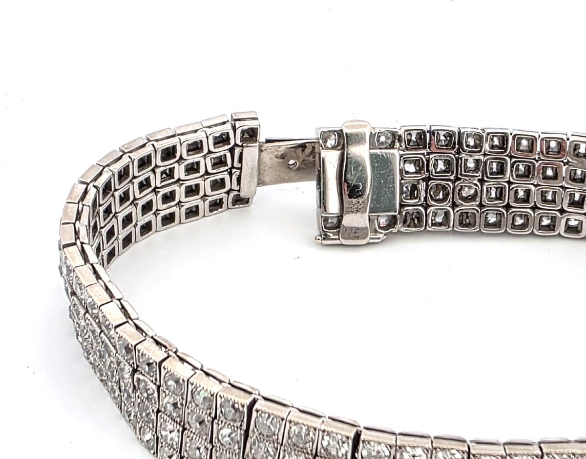 Bracciale a tre fili di S.J. Phillips Ltd. in platino e diamanti-photo-3