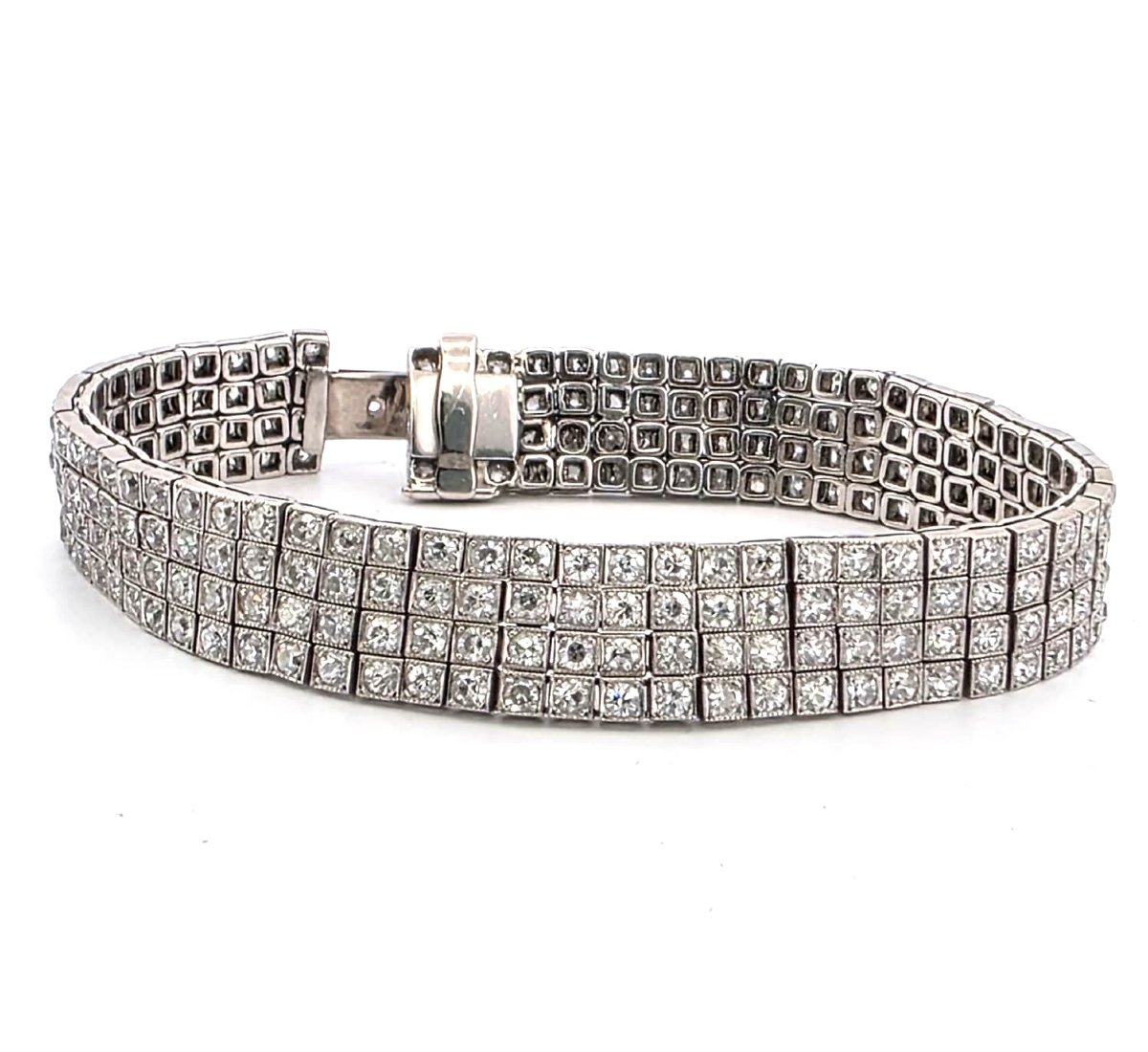 Bracciale a tre fili di S.J. Phillips Ltd. in platino e diamanti-photo-6