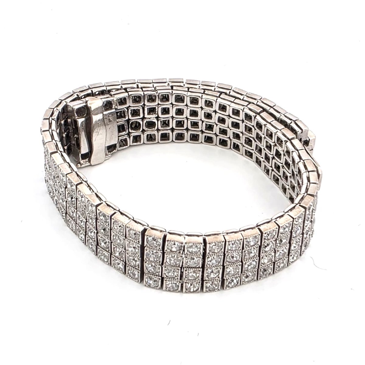 Bracciale a tre fili di S.J. Phillips Ltd. in platino e diamanti-photo-7