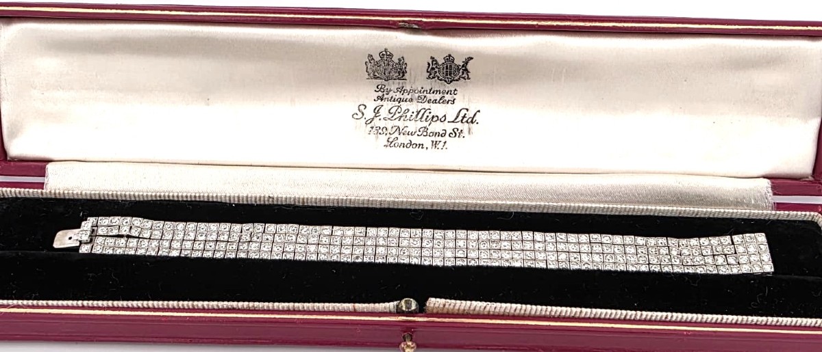 Bracciale a tre fili di S.J. Phillips Ltd. in platino e diamanti