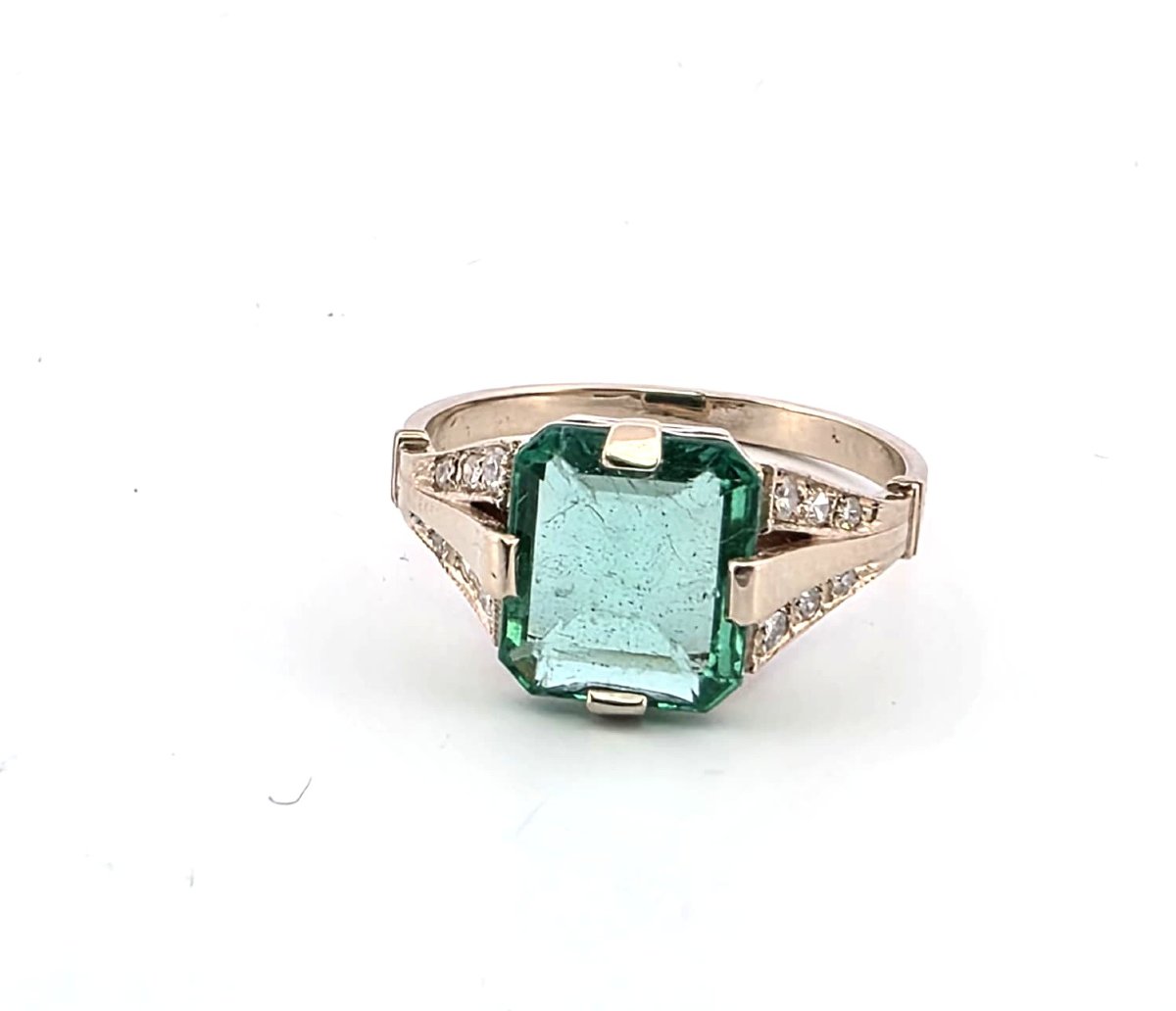 Anello in oro bianco art decò lavorato a mano con diamanti e smeraldo centrale-photo-3