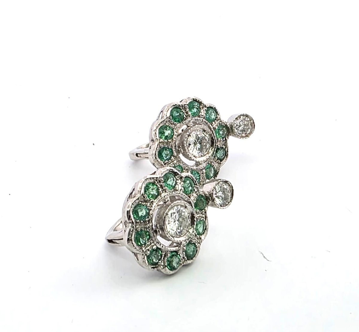 Orecchini in platino con smeraldi e diamanti-photo-3