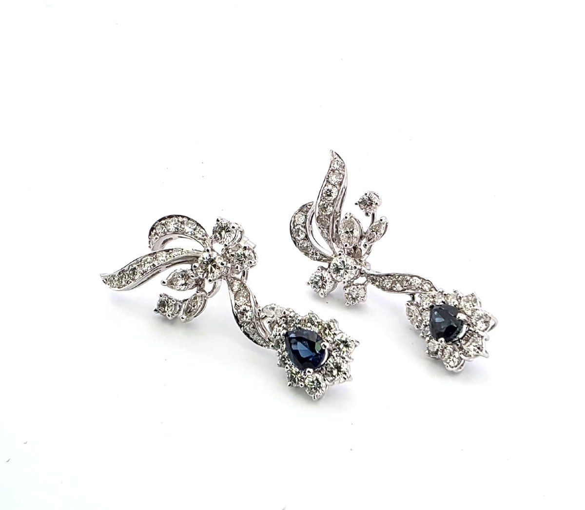 Orecchini in oro bianco 18kt con diamanti e zaffiri-photo-4