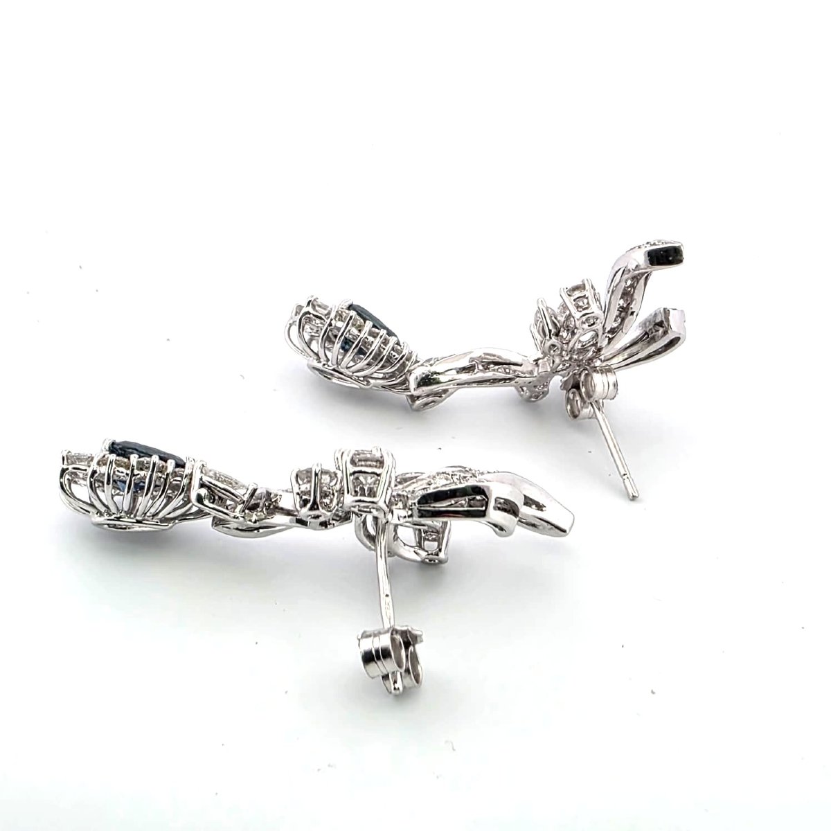 Orecchini in oro bianco 18kt con diamanti e zaffiri-photo-3