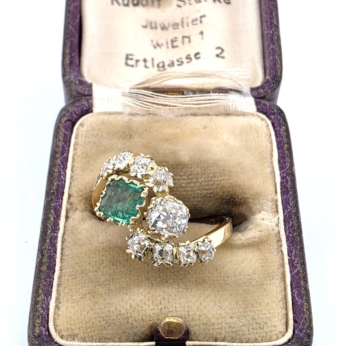 Anello in oro giallo 18kt con diamanti