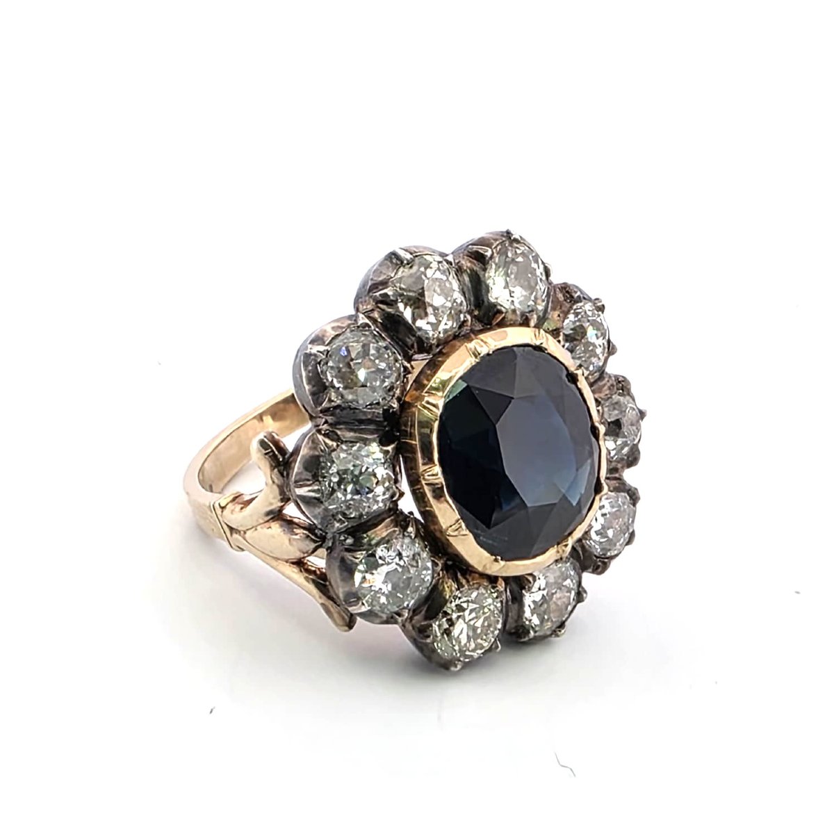 Anello in oro giallo basso e argento con diamanti e zaffiro-photo-3
