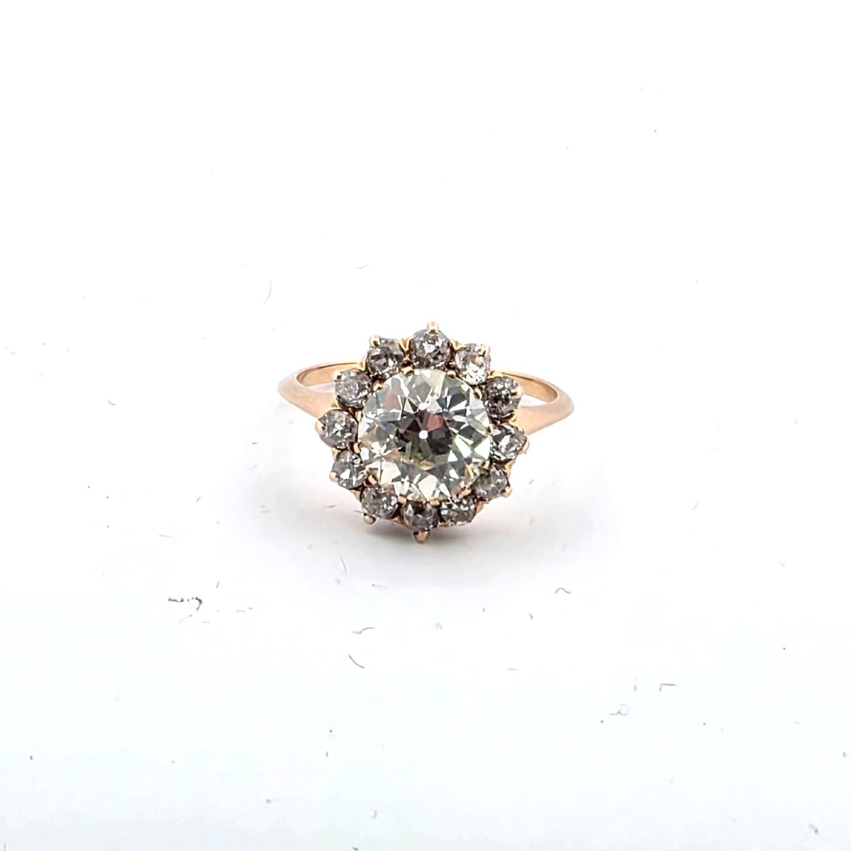 Anello in oro rosa 18kt con diamante centrale e diamanti a contorno-photo-3