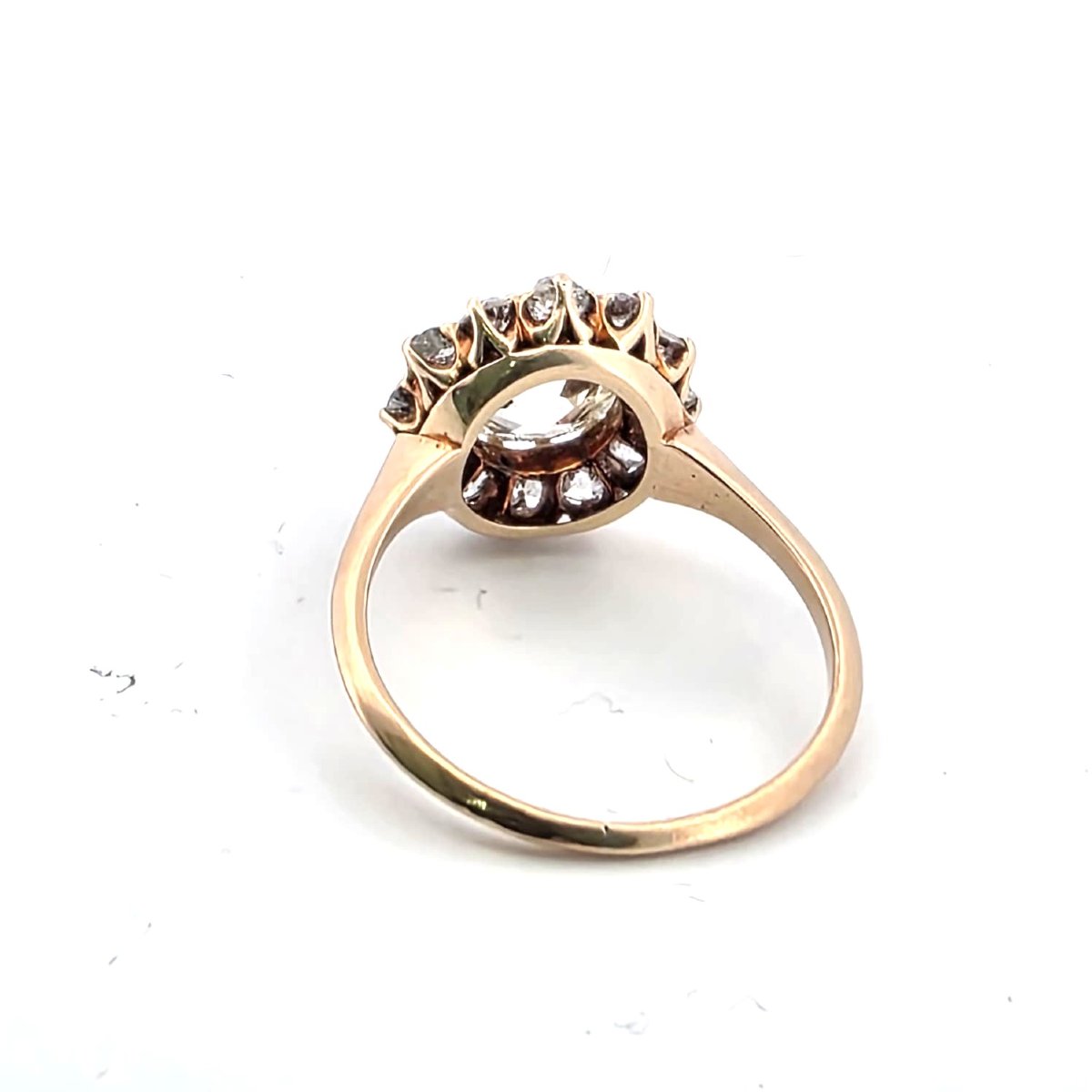 Anello in oro rosa 18kt con diamante centrale e diamanti a contorno-photo-2