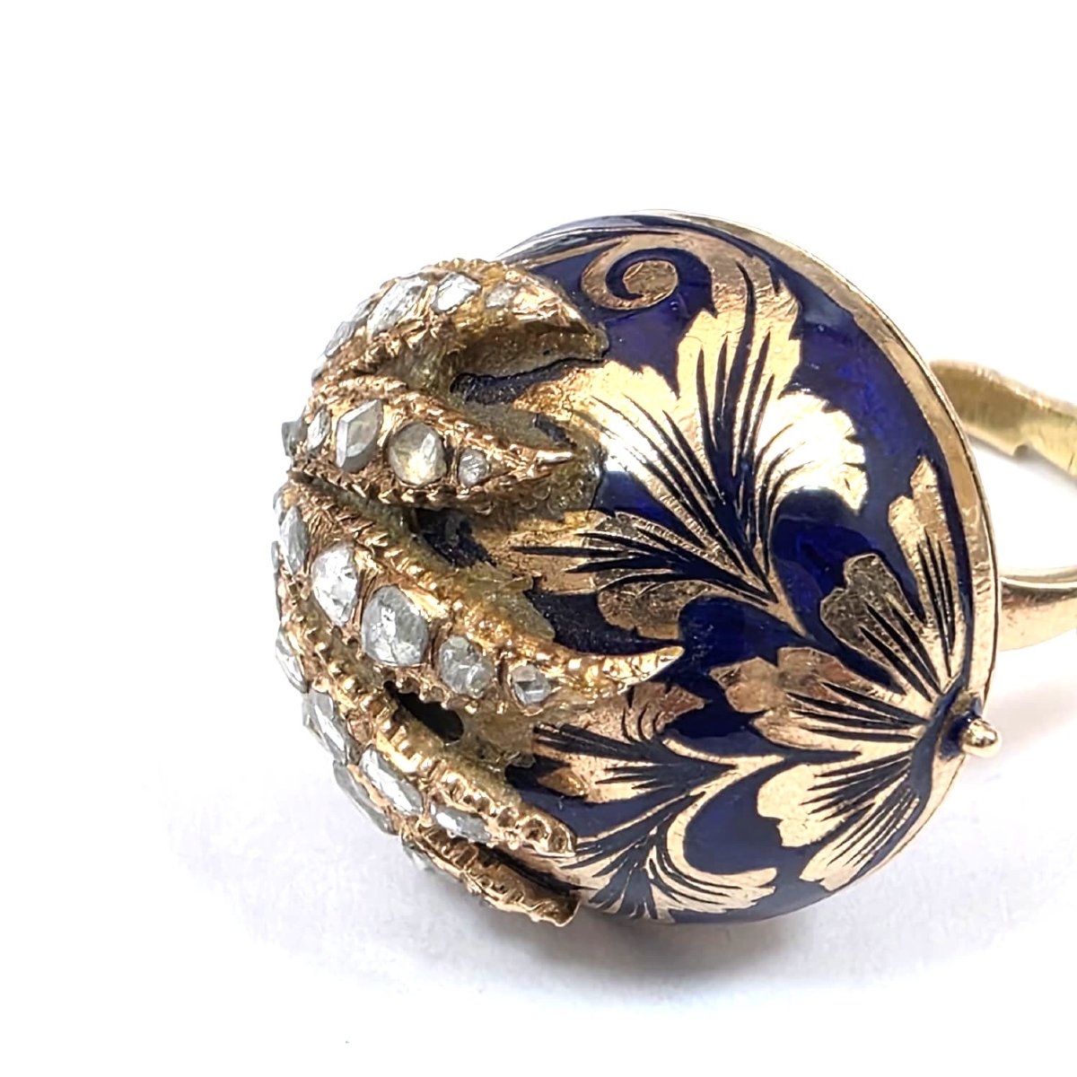 Anello "portaveleno" in oro giallo 9 Kt con smalti e diamanti mezza rosetta.-photo-3