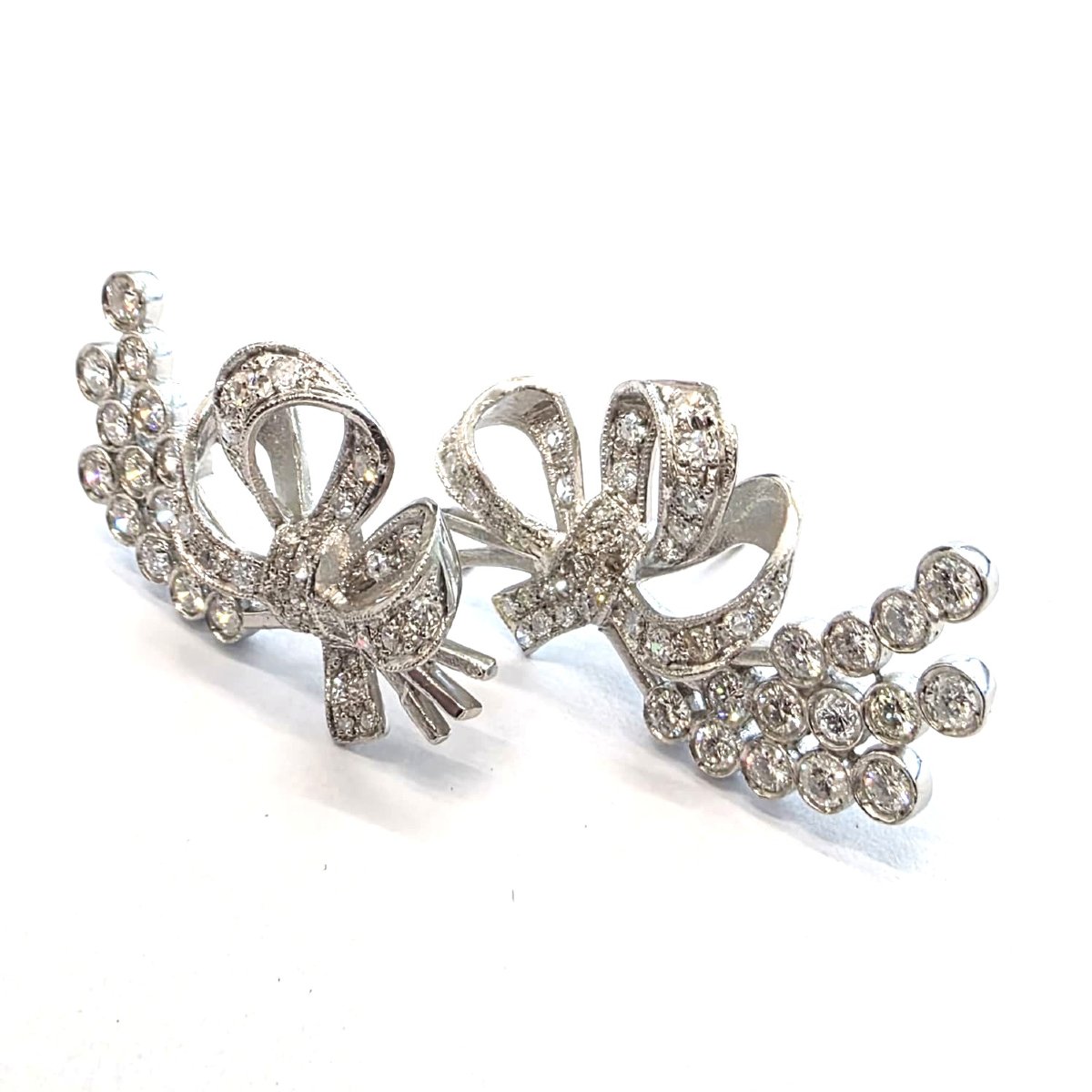 Orecchini in platino con diamanti-photo-3