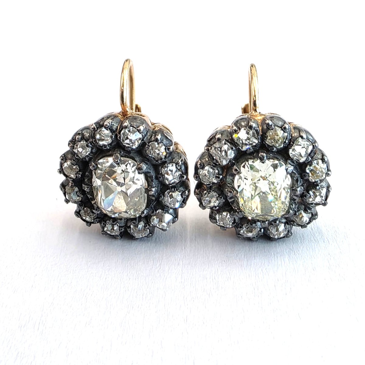 Orecchini in oro giallo 18kt e platino con diamanti importanti-photo-3