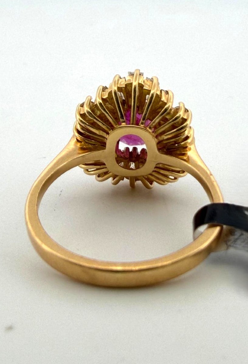 Anello vintage in oro giallo 18 Kt con rubino naturale e diamanti-photo-1