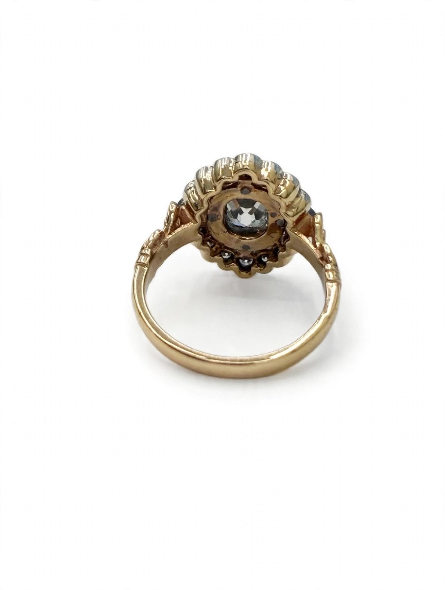 Anello Rosetta Antico Vittoriano con Diamante Old Cushion centrale e con contorno di Diamanti O-photo-2