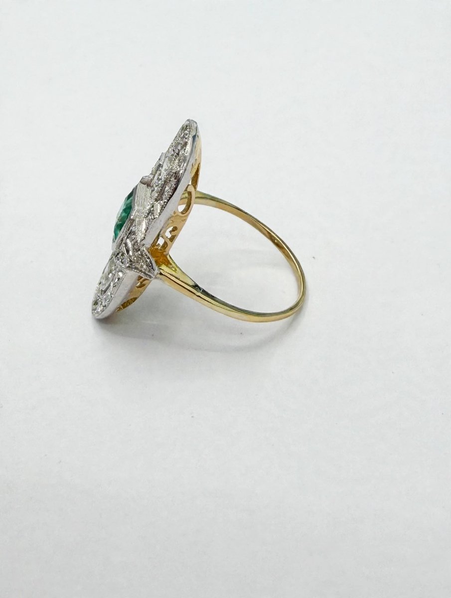 Anello anni '60 in Oro 18Kt con Smeraldo centrale e Diamanti-photo-3
