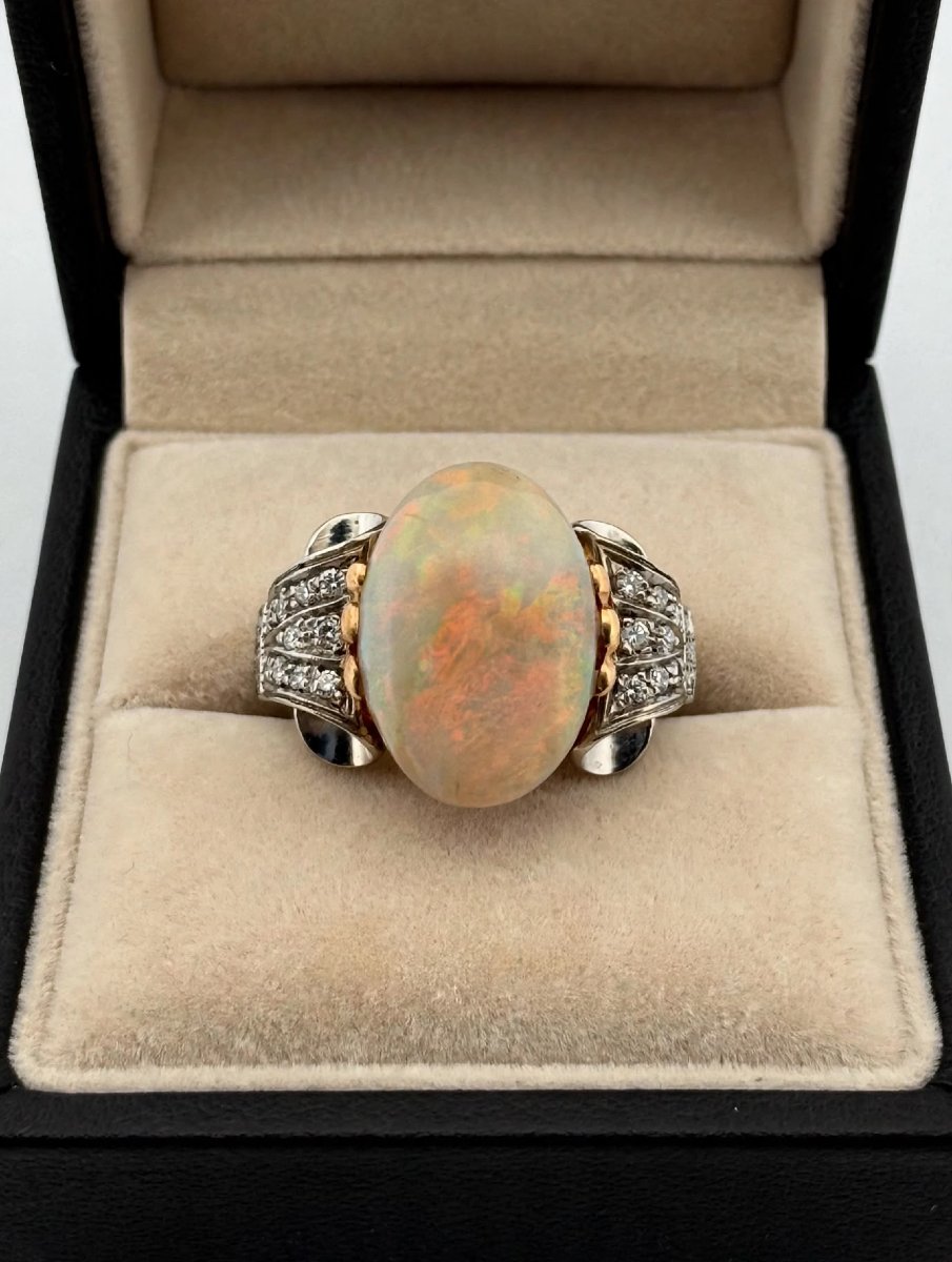 Anello in Oro giallo e bianco 18Kt con Opale e Diamanti