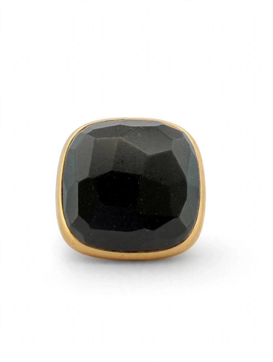 Anello Pomellato modello Victoria incastonato con un grande Cabochon a getto sfaccettato