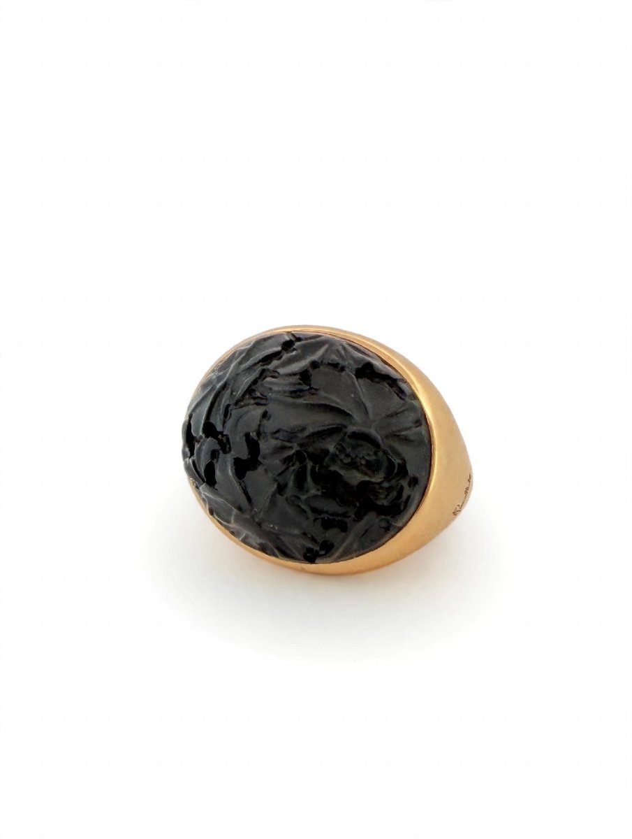 Anello in Oro 18Kt Pomellato modello Victoria Jet intagliato a mano e Diamante laterale-photo-2