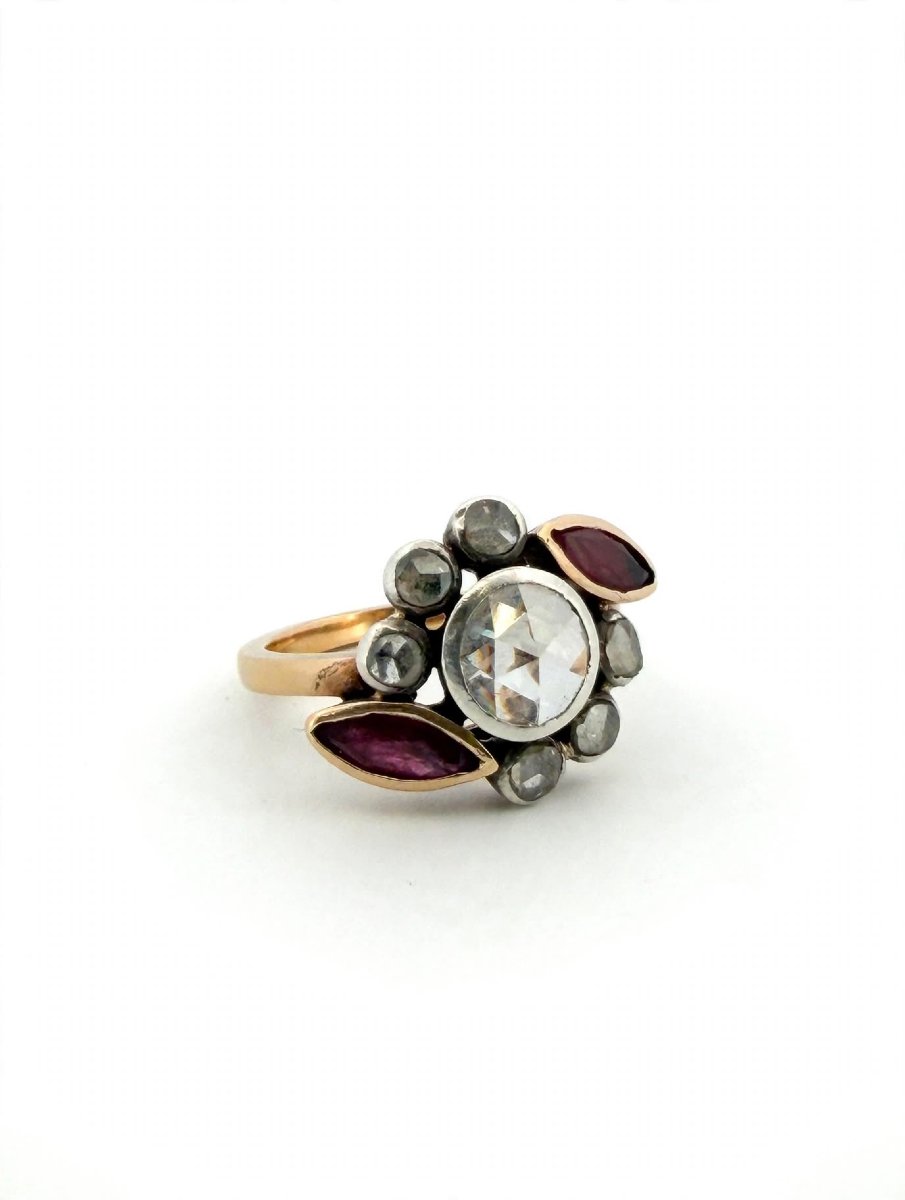 Anello Cluster Antico in Oro 18Kt con Diamante centrale e Rubini navette-photo-4