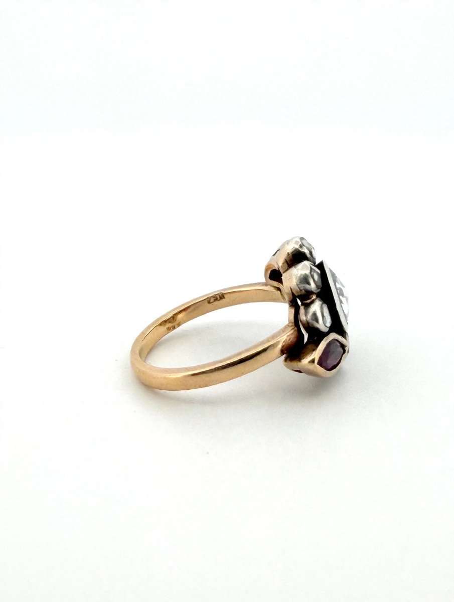Anello Cluster Antico in Oro 18Kt con Diamante centrale e Rubini navette-photo-1