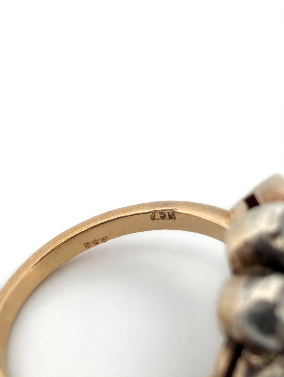 Anello Cluster Antico in Oro 18Kt con Diamante centrale e Rubini navette-photo-4