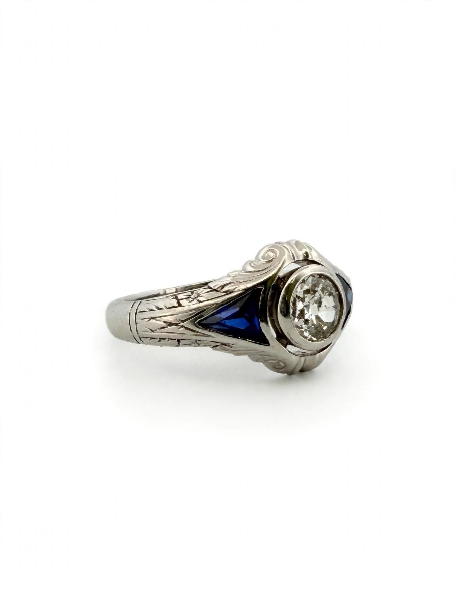 Anello Art Decò in Oro bianco 18Kt con Diamante Old European Cut e Zaffiri-photo-4