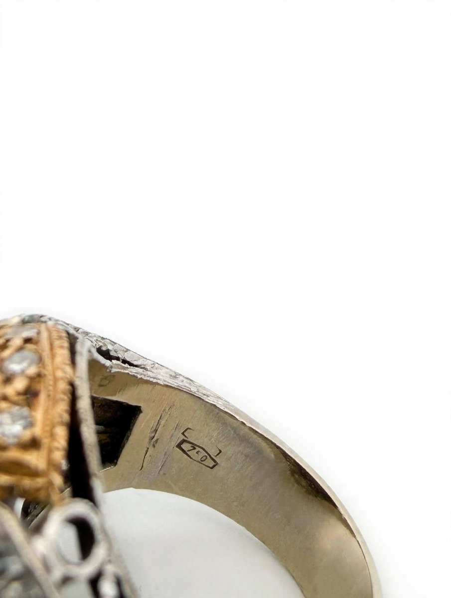 Anello Cocktail in Oro Giallo e Bianco 18Kt con Zaffiro Stellato e Diamanti-photo-3