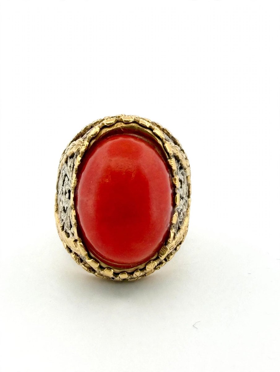 Anello in Oro Giallo e Bianco 18Kt con gambo lavorato e Corallo Ovale-photo-3