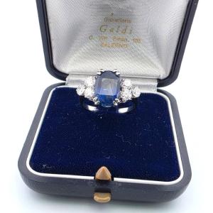 Anello in oro bianco 18 kt con zaffiro naturale burma e diamanti
