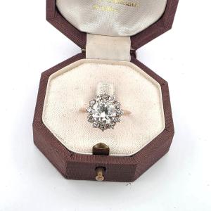 Anello vittoriano in oro giallo 18kt con diamante centrale e diamanti a contorno