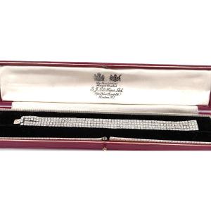 Bracciale a tre fili di S.J. Phillips Ltd. in platino e diamanti